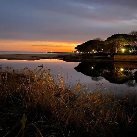 10 People, 150 M From The Sea, Pool And Garden Villa *