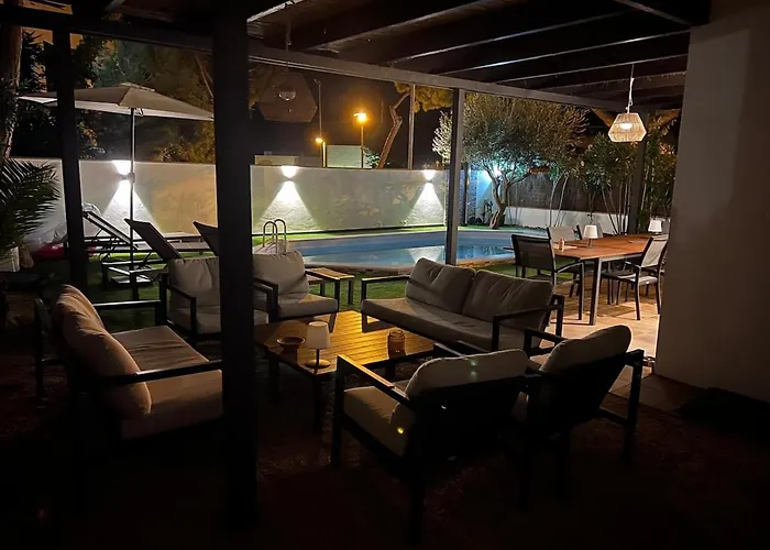 10 People, 150 M From The Sea, Pool And Garden פלטחה ד'ארו