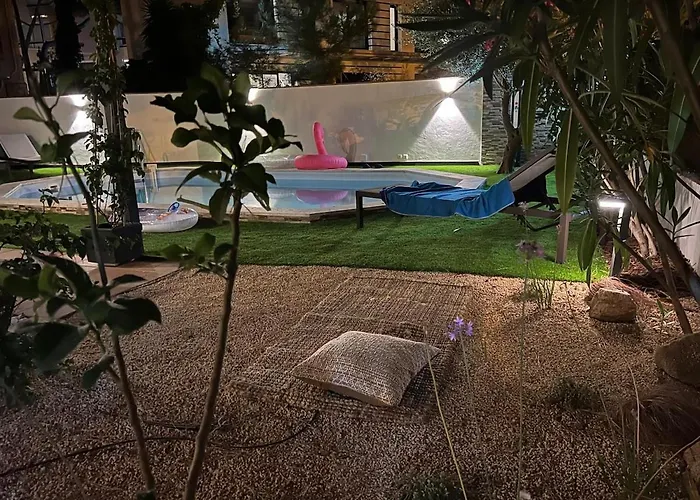 וילה 10 People, 150 M From The Sea, Pool And Garden *