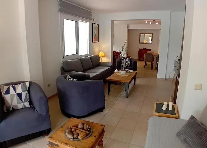 10 People, 150 M From The Sea, Pool And Garden