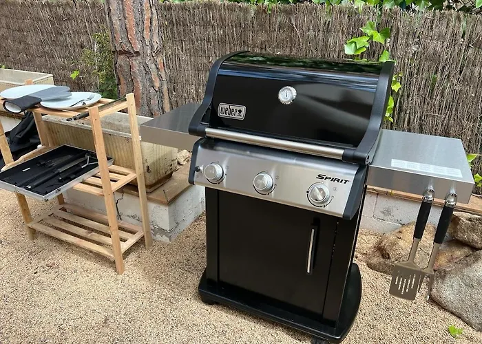 10 People, 150 M From The Sea, Pool And Garden