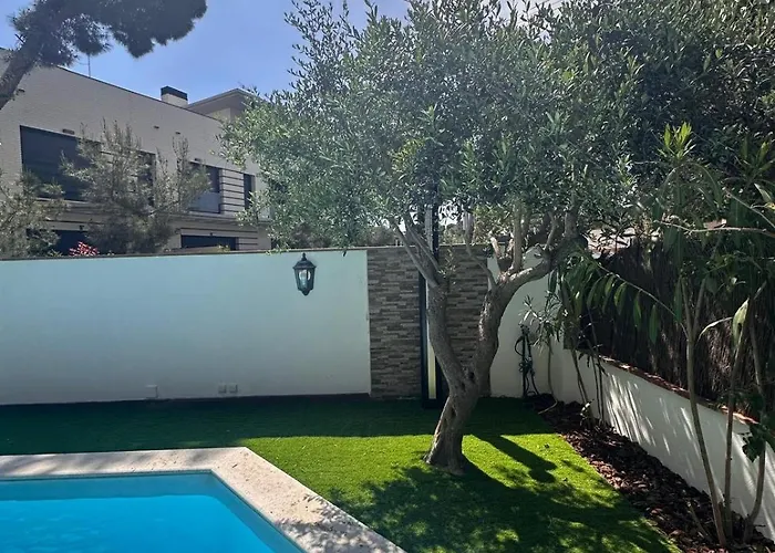 10 People, 150 M From The Sea, Pool And Garden *