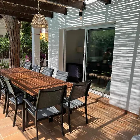 10 People, 150 M From The Sea, Pool And Garden