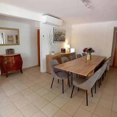 10 People, 150 M From The Sea, Pool And Garden *