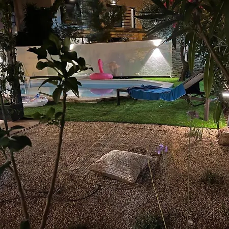 Vila 10 People, 150 M From The Sea, Pool And Garden *