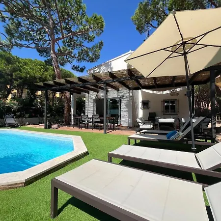 10 People, 150 M From The Sea, Pool And Garden ヴィラ