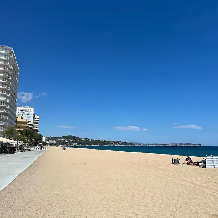 ヴィラ 10 People, 150 M From The Sea, Pool And Garden