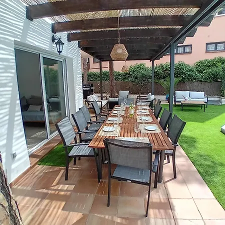 ヴィラ 10 People, 150 M From The Sea, Pool And Garden *