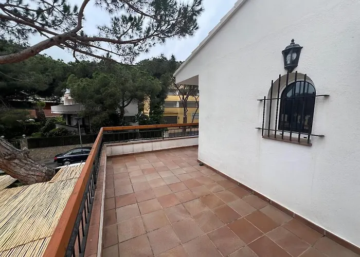 Villa 10 People, 150 M From The Sea, Pool And Garden *