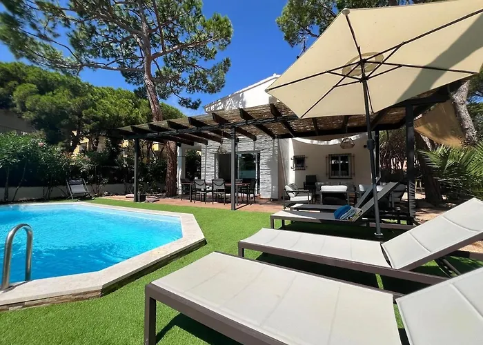 10 People, 150 M From The Sea, Pool And Garden Villa